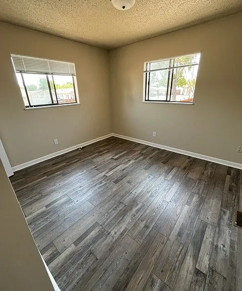 4123 Central St — Photo 4