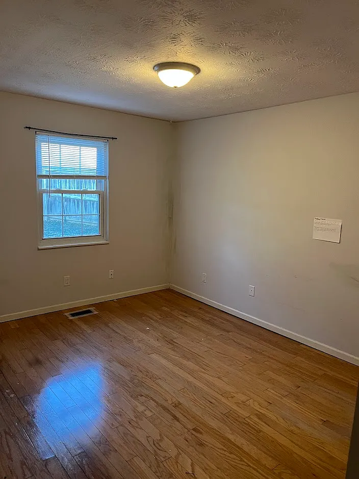 1546 Brookfield Lane - 1546 — Photo 3