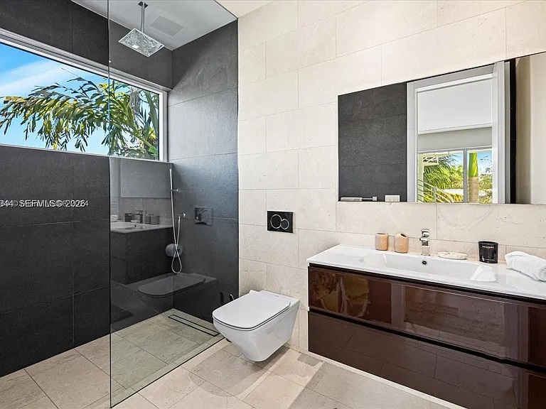 3465 N Meridian Ave — Photo 32