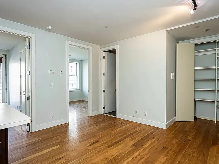 20 Fayette St #3R — Photo 8