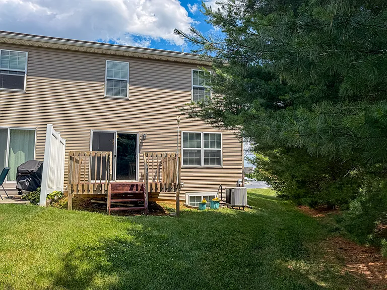 101 Wheatstone Ln — Photo 24