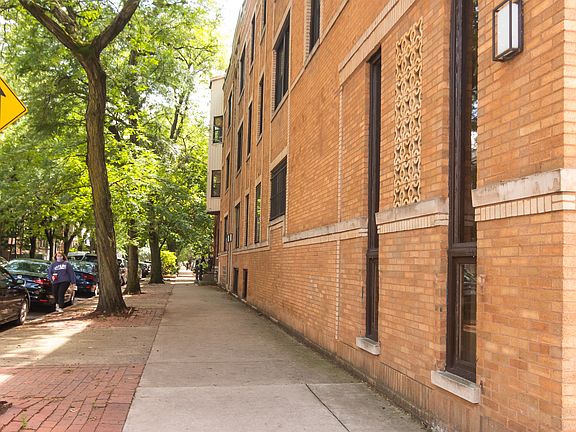 2nd image of 501 W Armitage Ave #2B