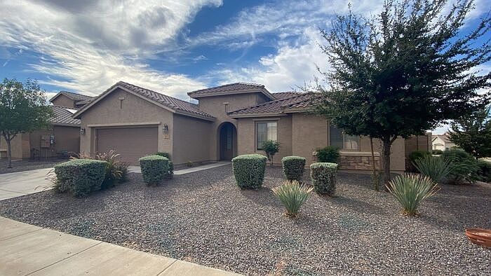 1st image of 417 E Cactus Wren Dr