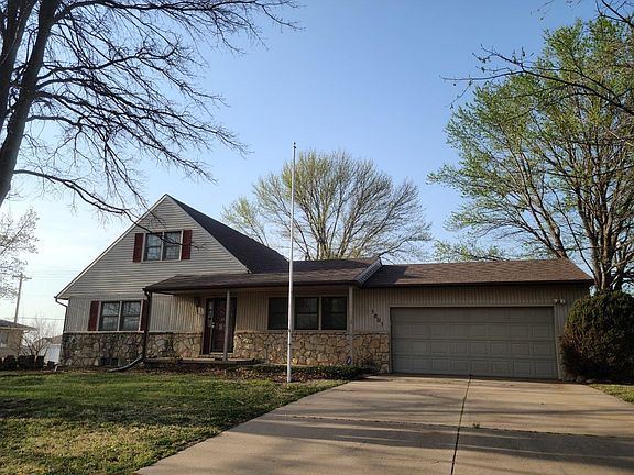 2nd image of 1601 Edgewood Dr