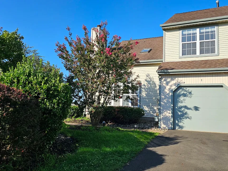 1 Laurel Cir