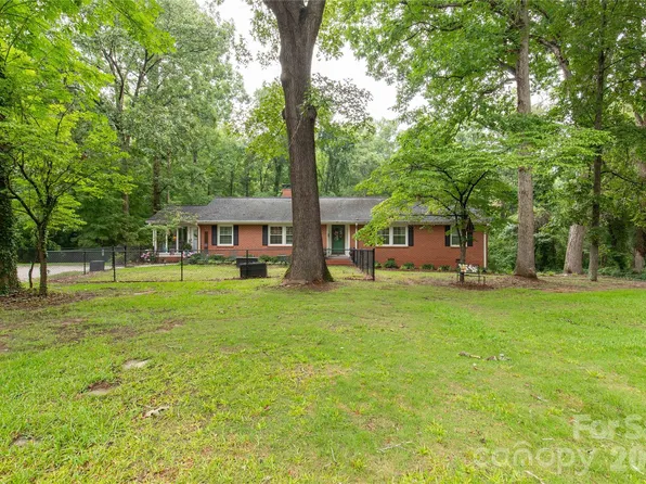 938 Forest Dr, Lancaster, SC 29720