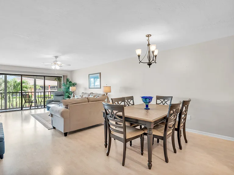 4640 Chantelle Dr #1 — Photo 8
