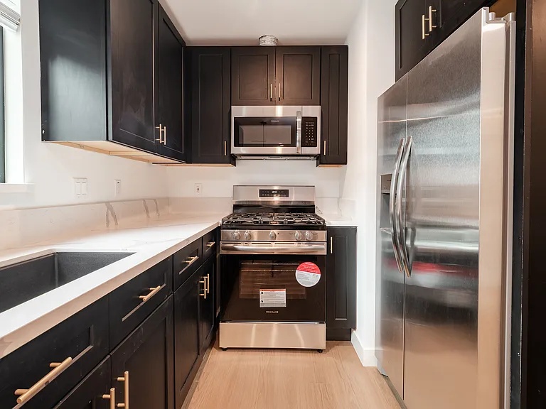 351 S Catalina St #353-1/2 — Photo 3