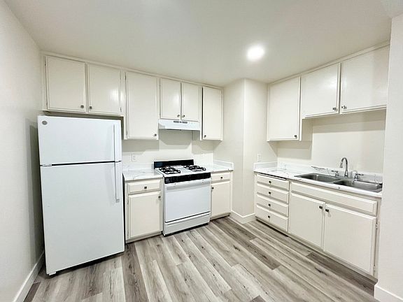 2nd image of 4371-79 Swift Ave #4371-1