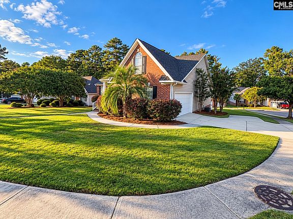 2nd image of 100 Bennington Cir