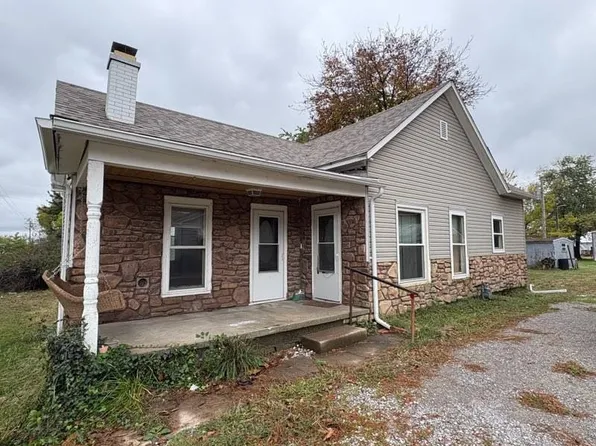 214 S Washington St, Geff, IL 62842