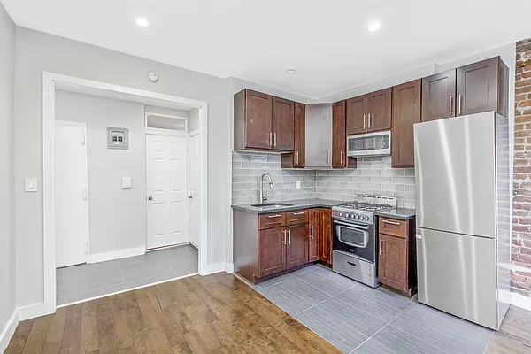 Rented by Heritage Realty LLC | media 8