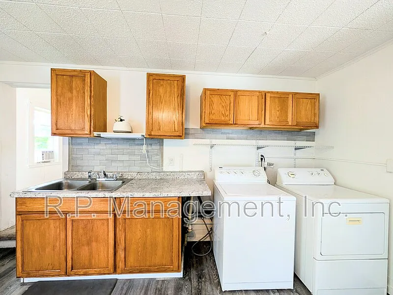 2 bed, 1.0 bath, 950 sqft, $1,697 — Photo 3