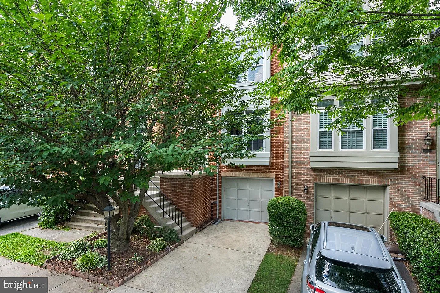 3 bed, 3.5 bath, 2544 sqft, $3,700 — Photo 1