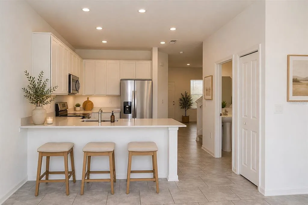 3 bed, 2.5 bath, 1840 sqft, $2,050 — Photo 4