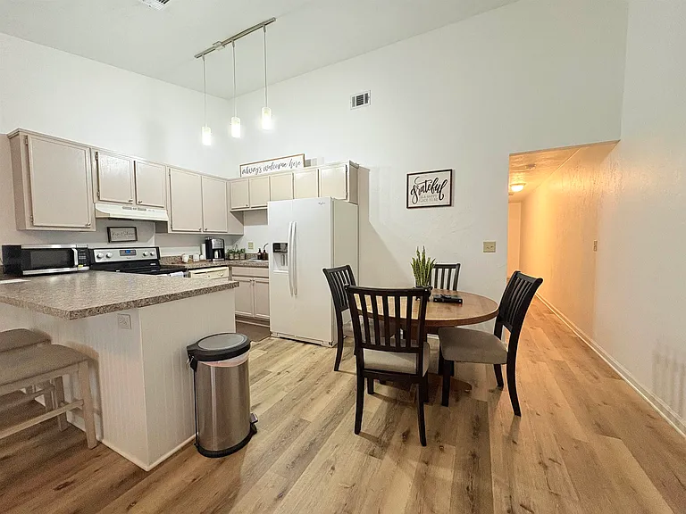 2073 Continental Ave — Photo 9