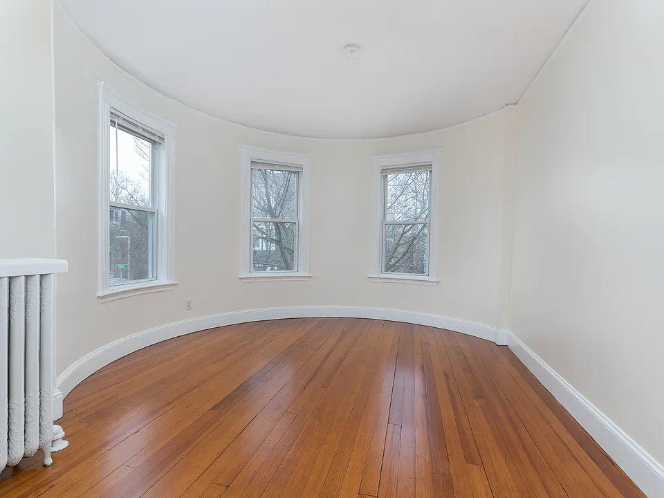 7 Chase St #2