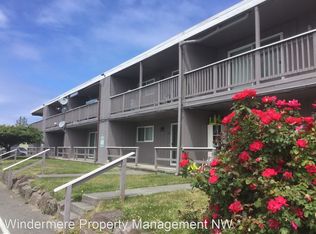 8415 Park Dr APT 1, Stanwood, WA 98292