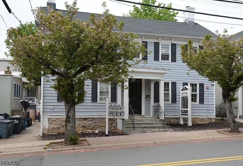 Building Photo - 20 Leigh St #B