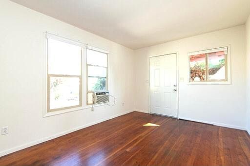 5th image of 3075 Gracia St