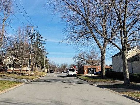 4th image of 1380 Benton St