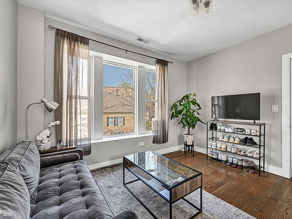 3rd image of 2824 N Drake Ave #1W