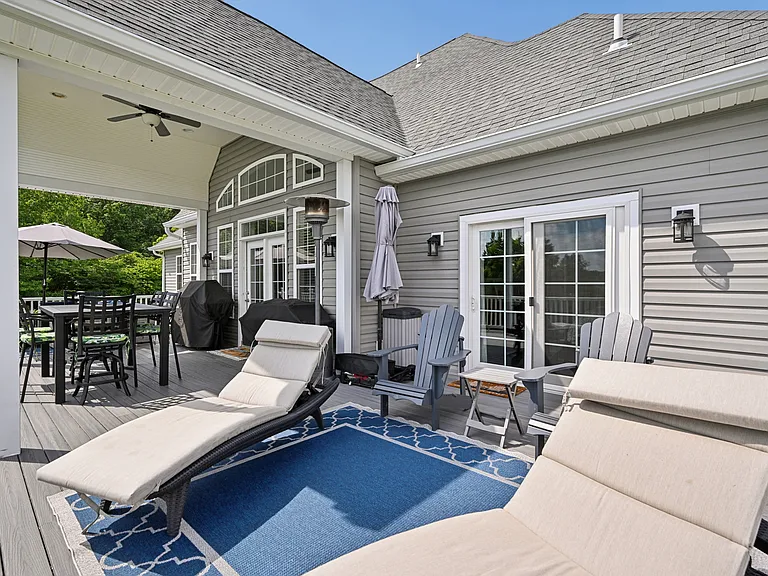 135 Harbour Pointe Dr — Photo 36