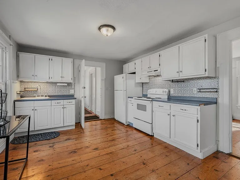 22 W High St #2 — Photo 2