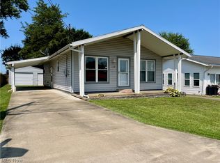 109 Clement Ave, Belpre, OH 45714