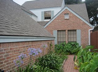 7637 Ameswood Rd, Houston, TX 77095