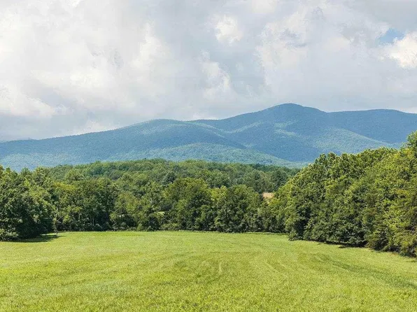 8486 Rockfish Valley Hwy, Afton, VA 22920
