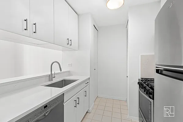 Rented by Compass | media 19