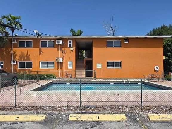 4th image of 7901 SW 64th Ave APT 4