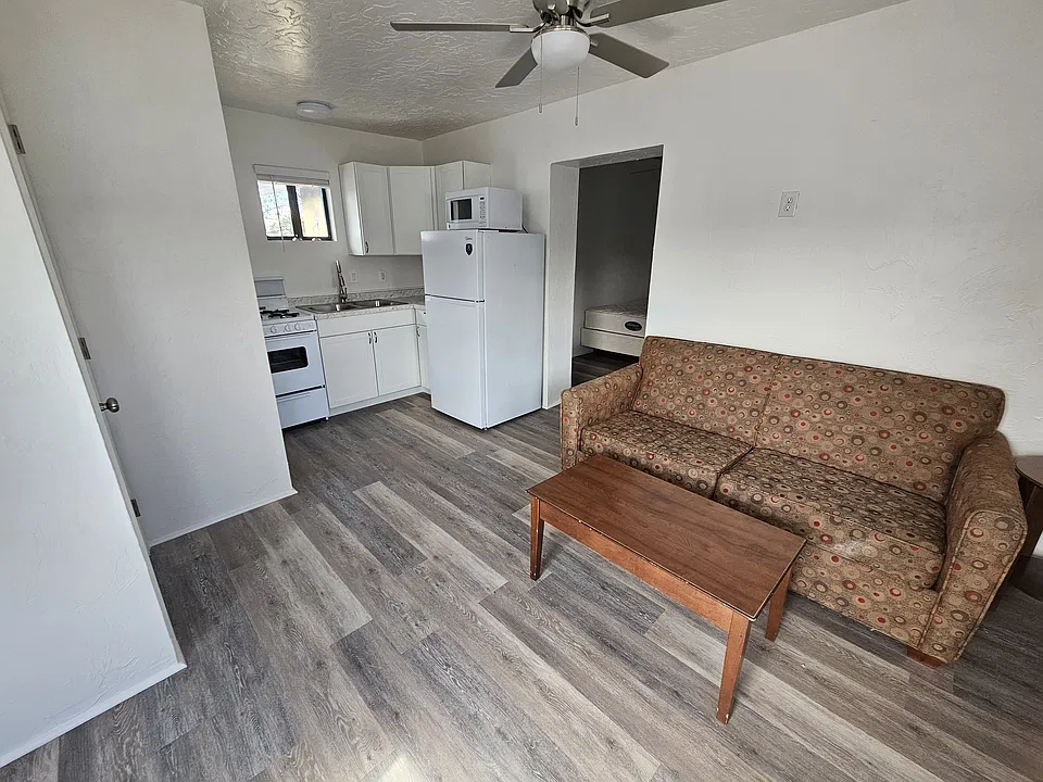 174 W 7th Ave #6