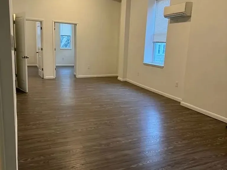 Newly Renovated Temple Student Housing — Photo 3