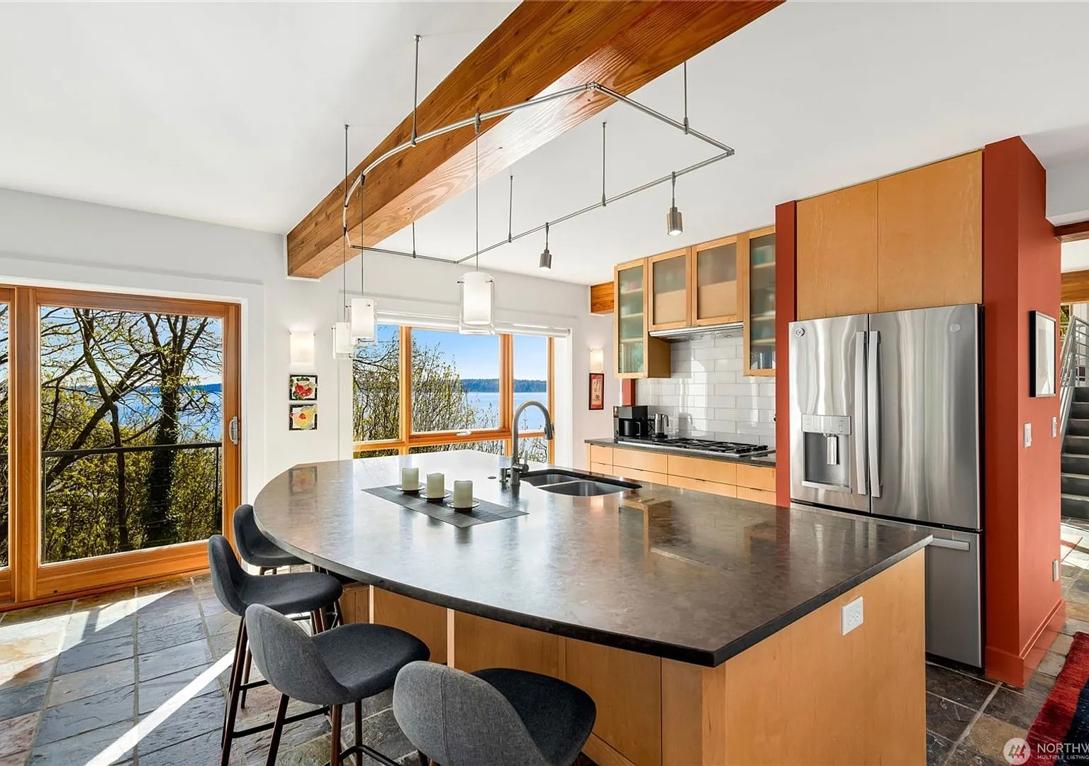 Architectural Seattle Masterpiece with Panoramic Water Views — Photo 2