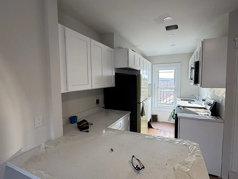 47 Curtis Ave — Photo 2