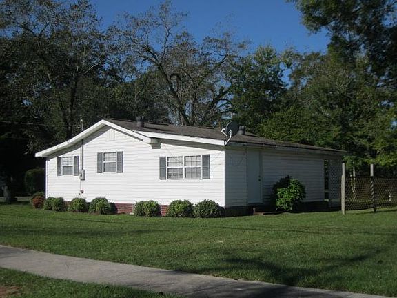 2nd image of 102 W Cedar St