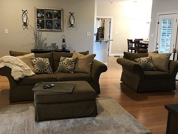 5th image of 77 Wildwood Dr