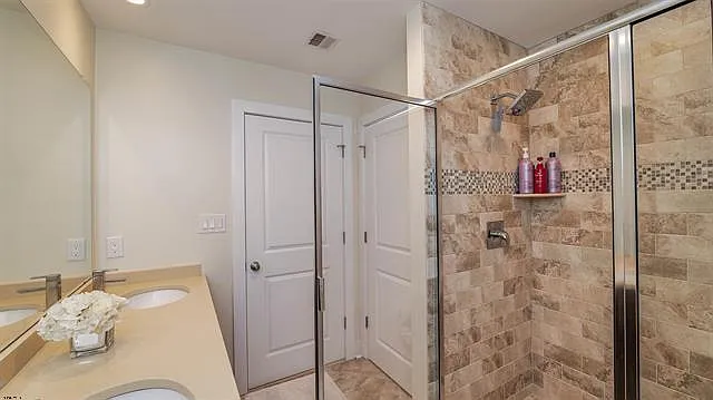 210 N Madison Ave #2 — Photo 18