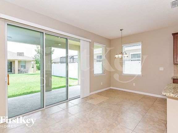 5th image of 410 Blakely Ct