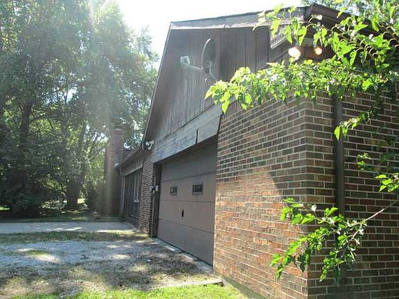 3rd image of 401 Richie Ave