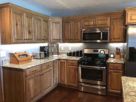 4th image of 2330 Walnut Creek Dr