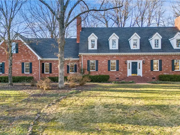 4 W Huntington Pl, Rogers, AR 72758