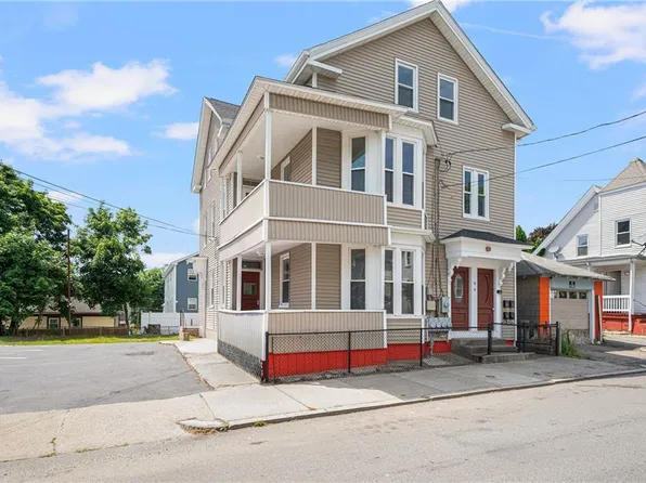 52 Erastus St, Providence, RI 02909