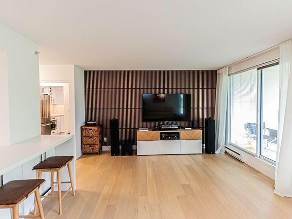 5th image of 7680 Granville Ave #303