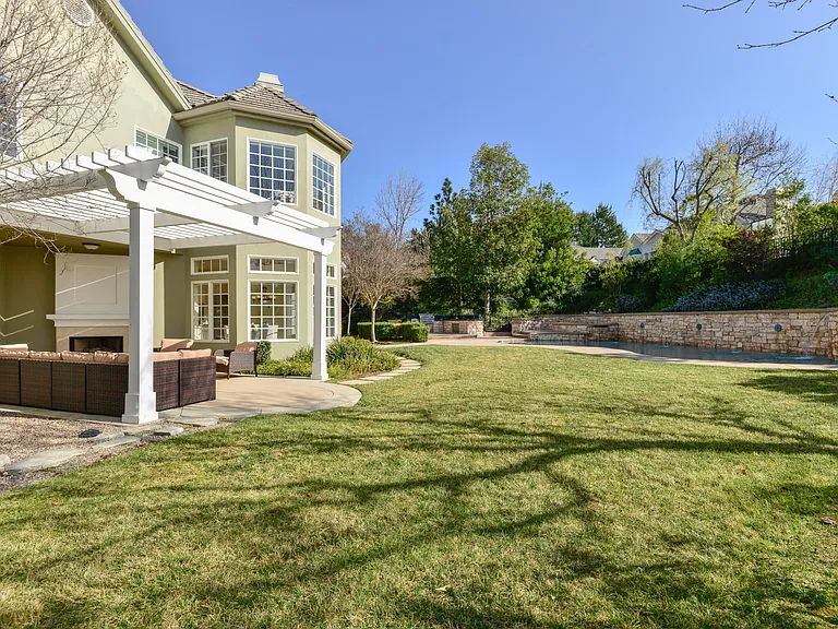 768 Forest Green Dr — Photo 28