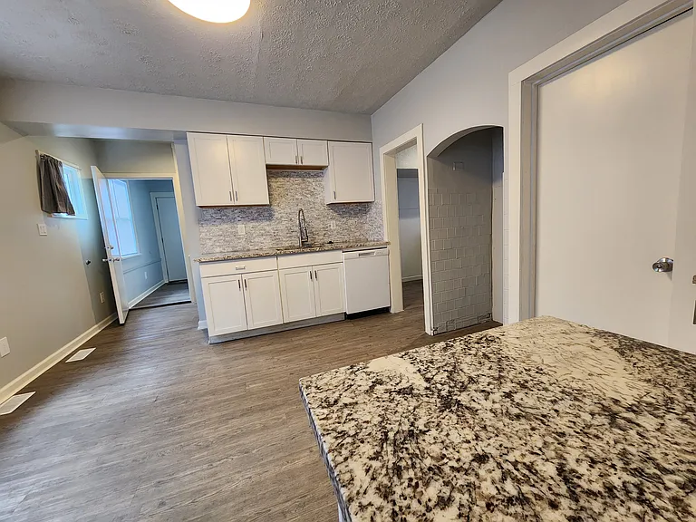3415 Roehl Ave #1 — Photo 6