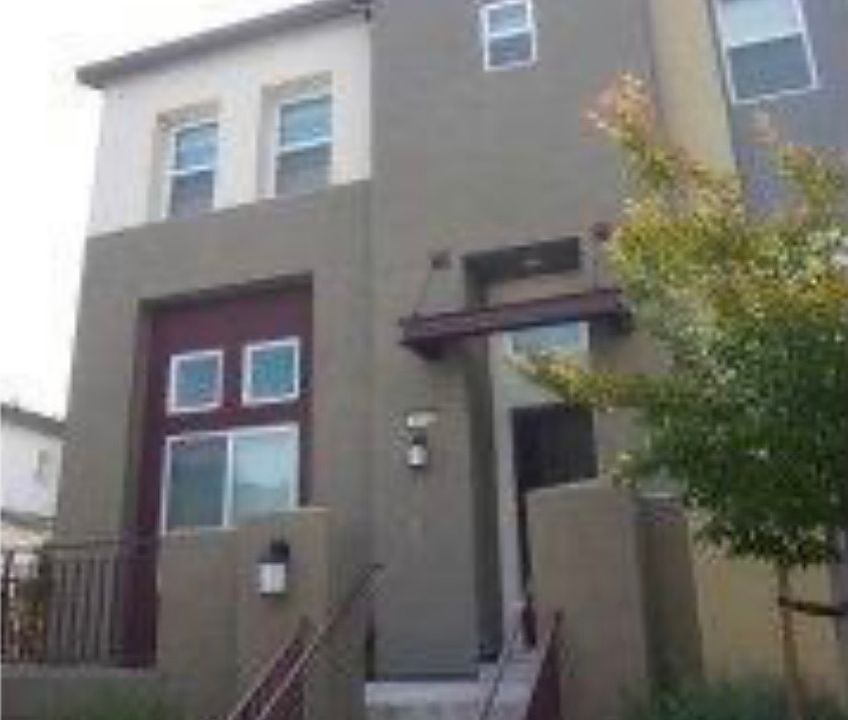 1st image of 2718 Holly St