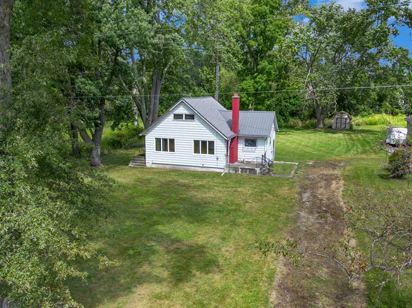 4775 W Us Highway 12, Buchanan, MI 49107
